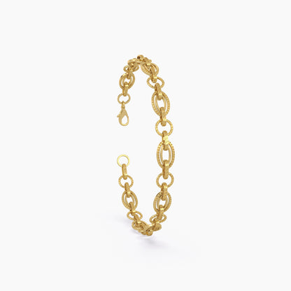 Gold chainlink bracelet